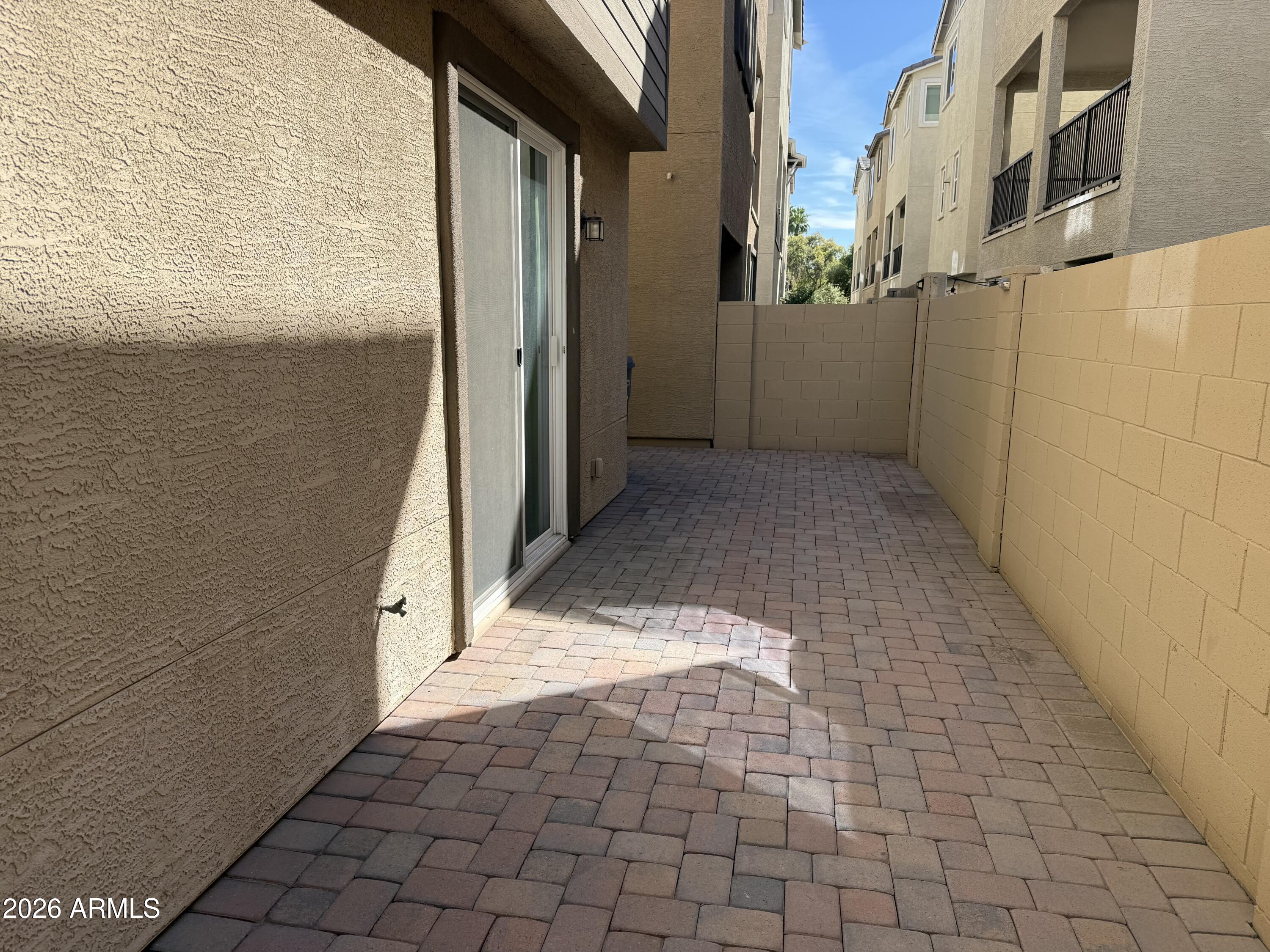 637 W WINCHESTER Drive