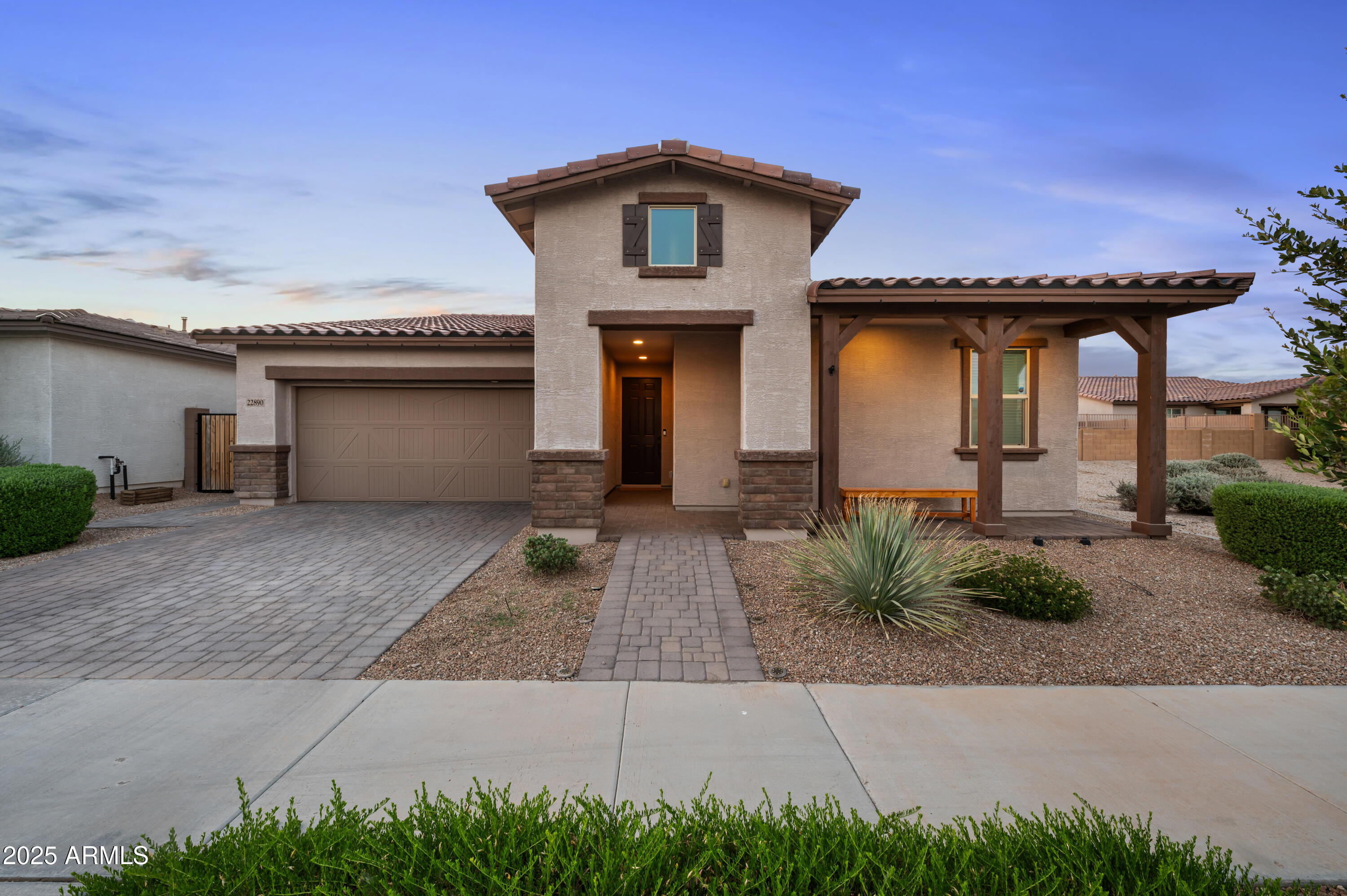 22890 E CALLE LUNA --
