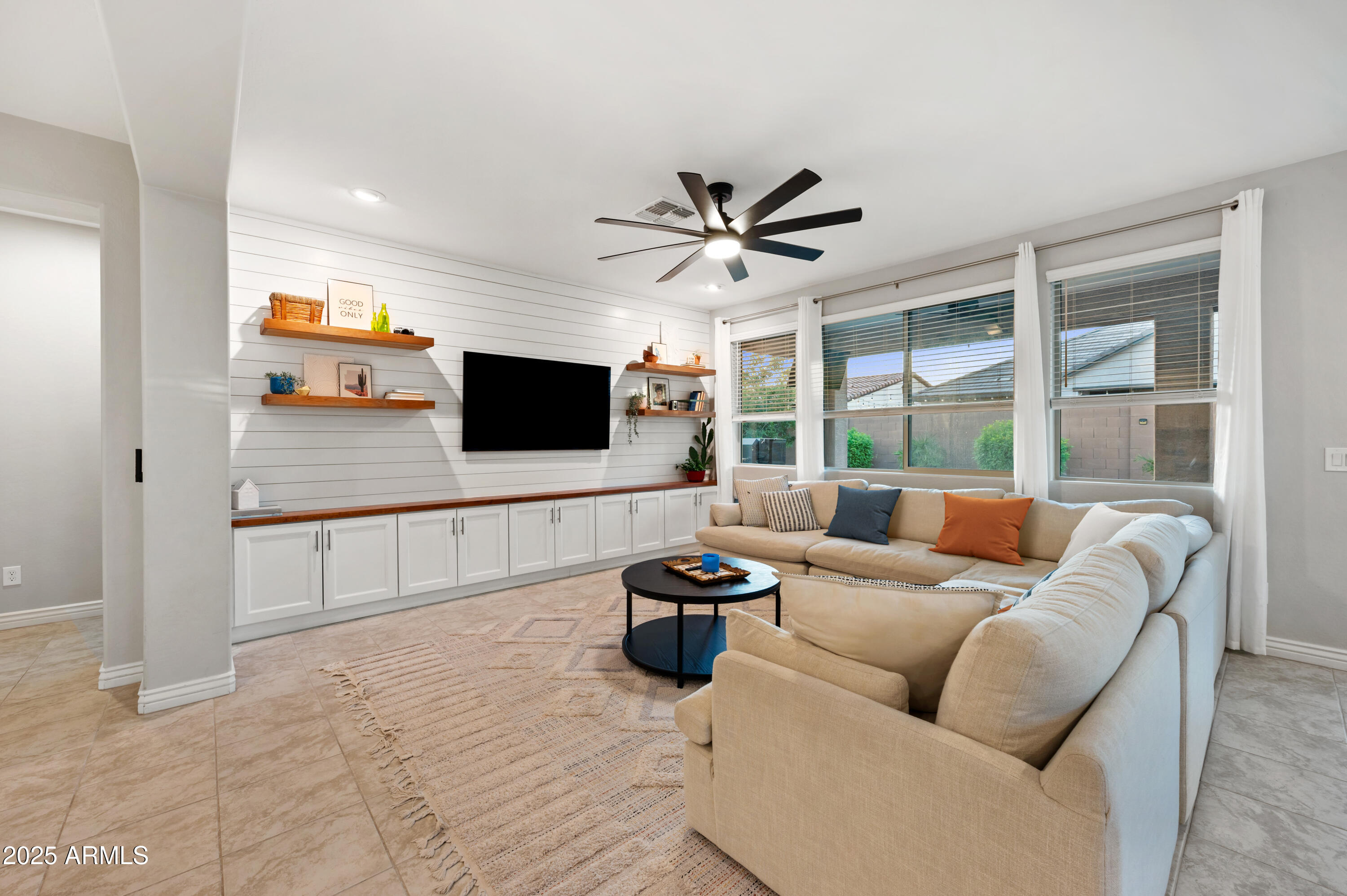 22890 E CALLE LUNA --
