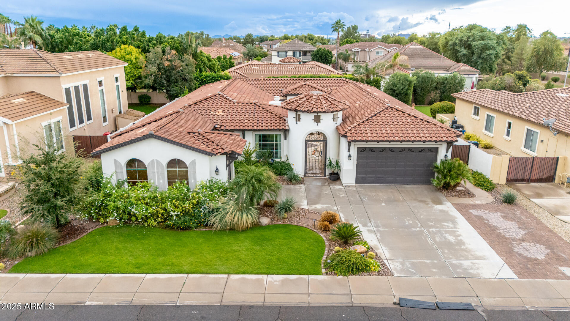 411 E CRESCENT Place