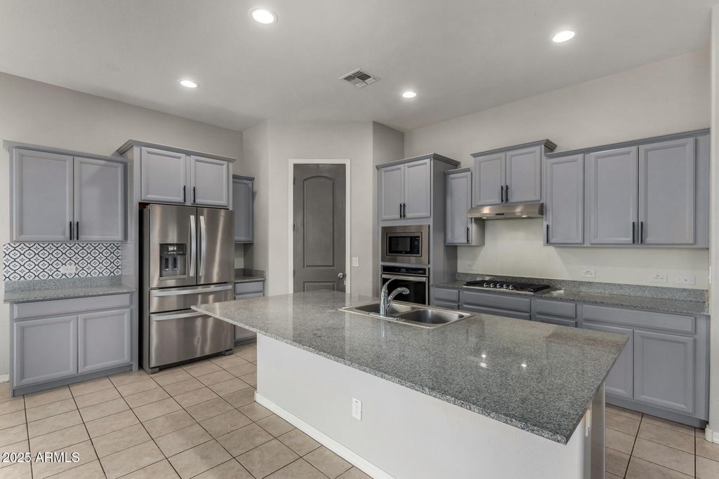 Photo of 18941 W Oregon Avenue, Litchfield Park, AZ 85340 (MLS # 6906984)