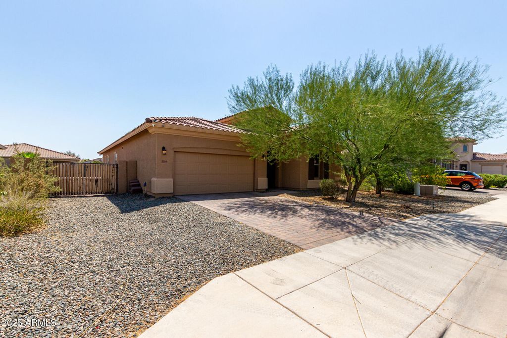 Photo of 18941 W Oregon Avenue, Litchfield Park, AZ 85340 (MLS # 6906984)