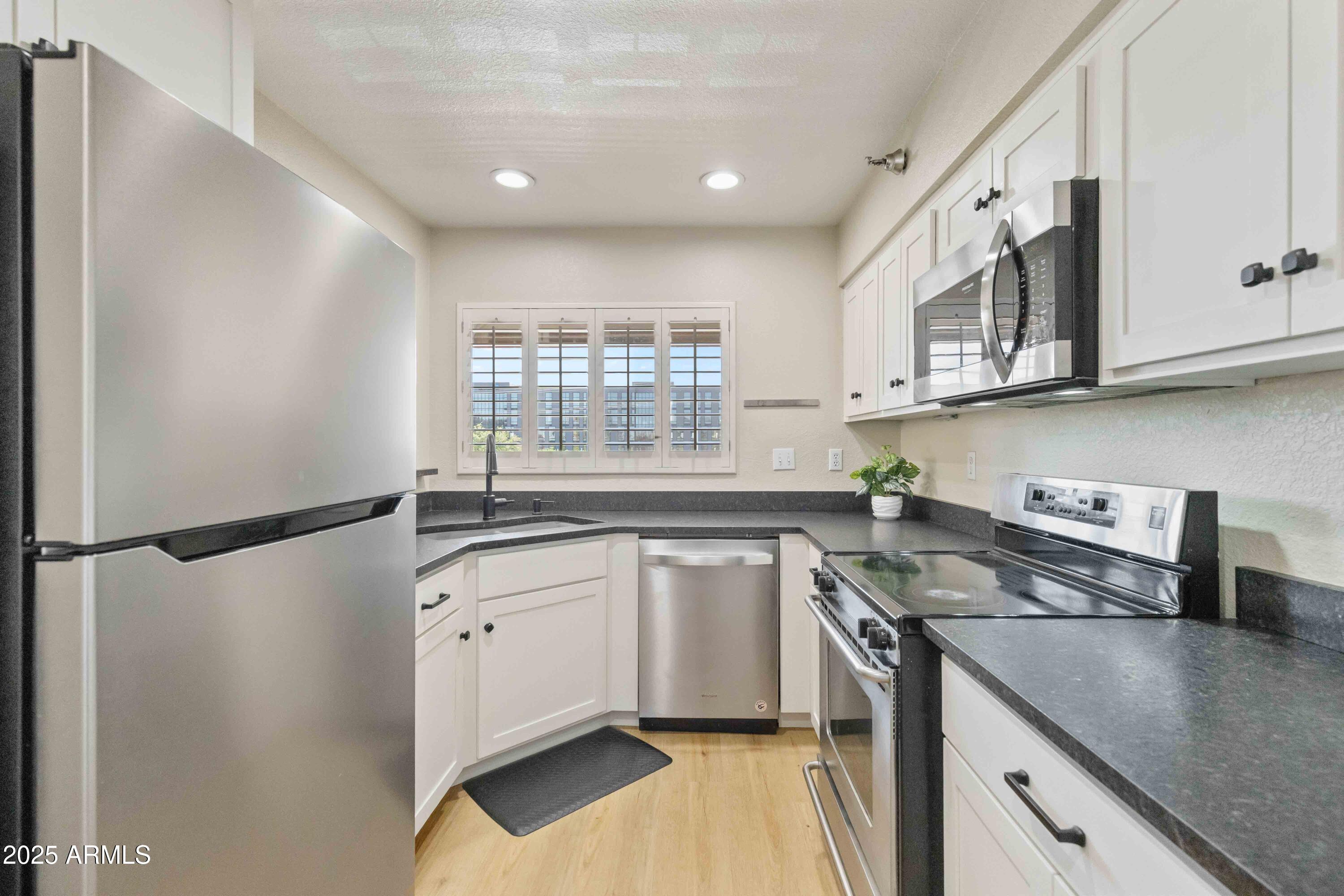 154 W 5TH Street 246