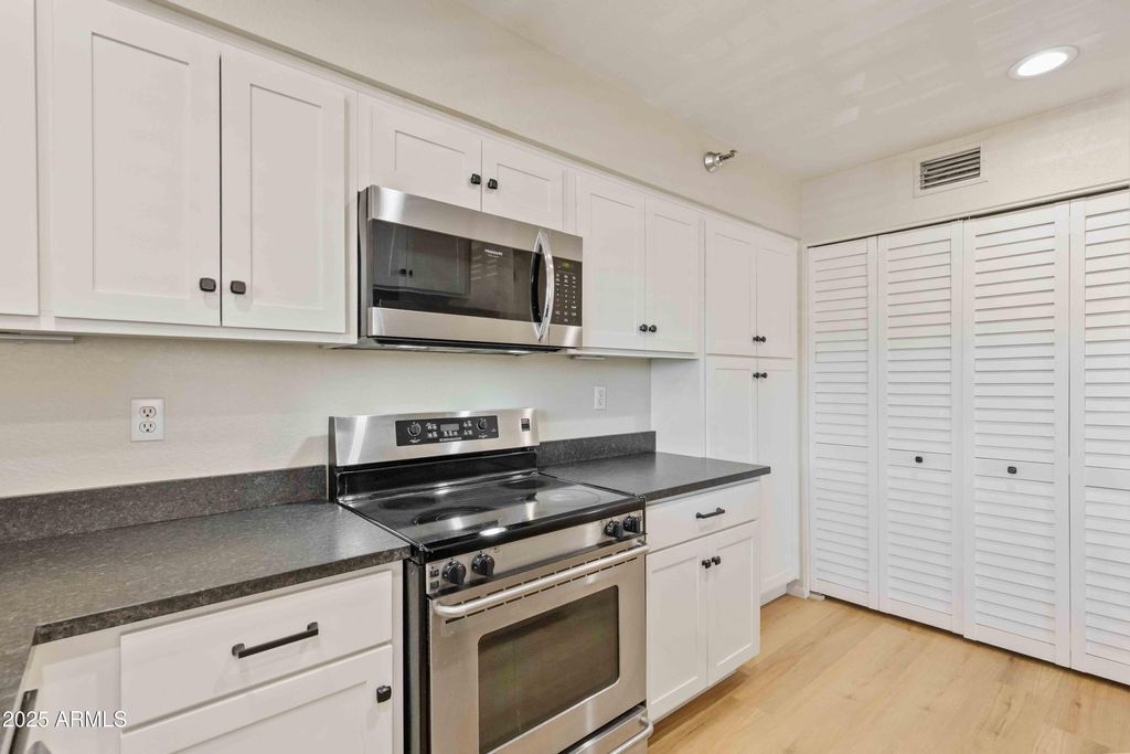 Photo of 154 W 5th Street #246, Tempe, AZ 85281 (MLS # 6999705)