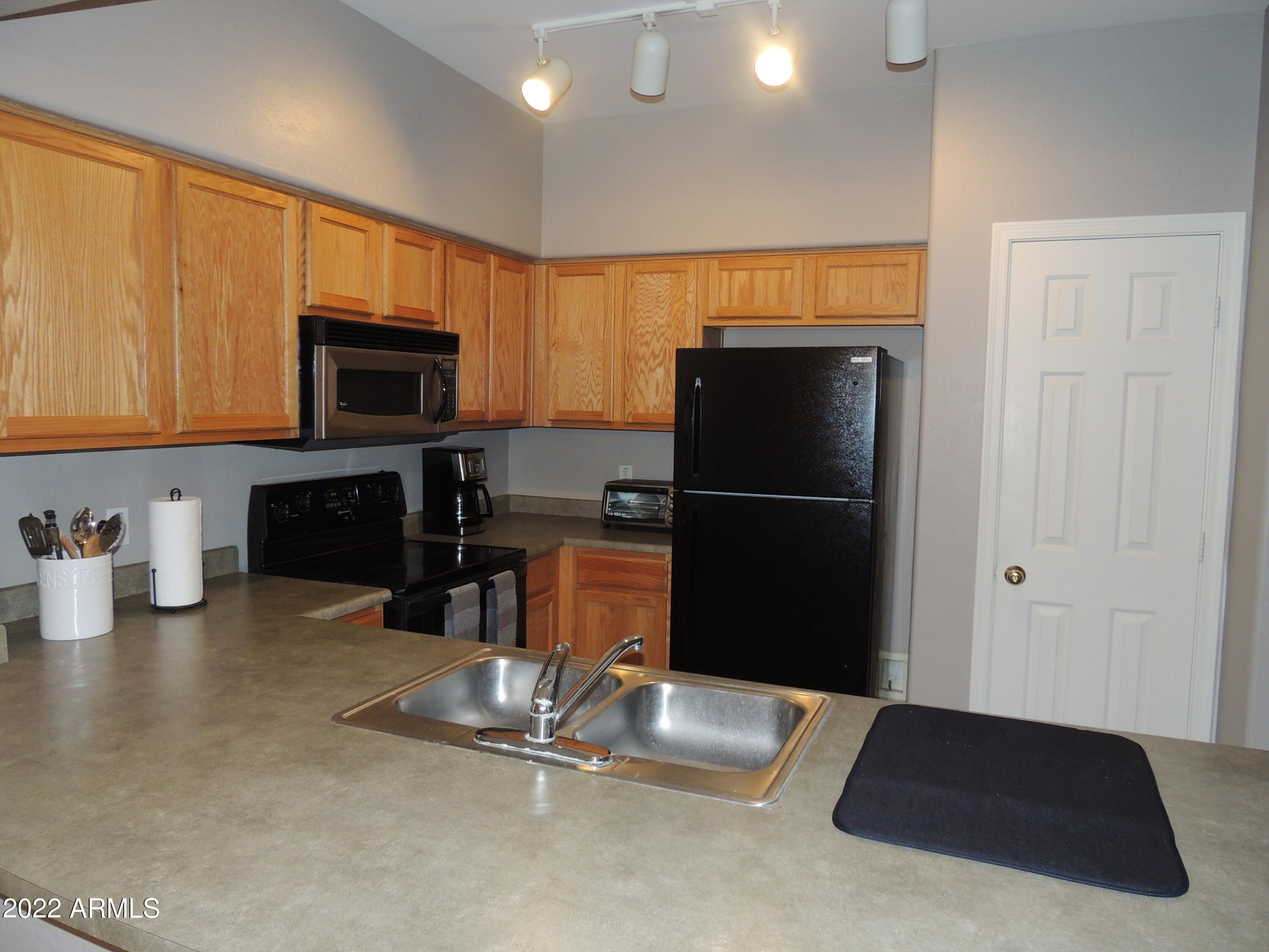 525 N MILLER Road 129