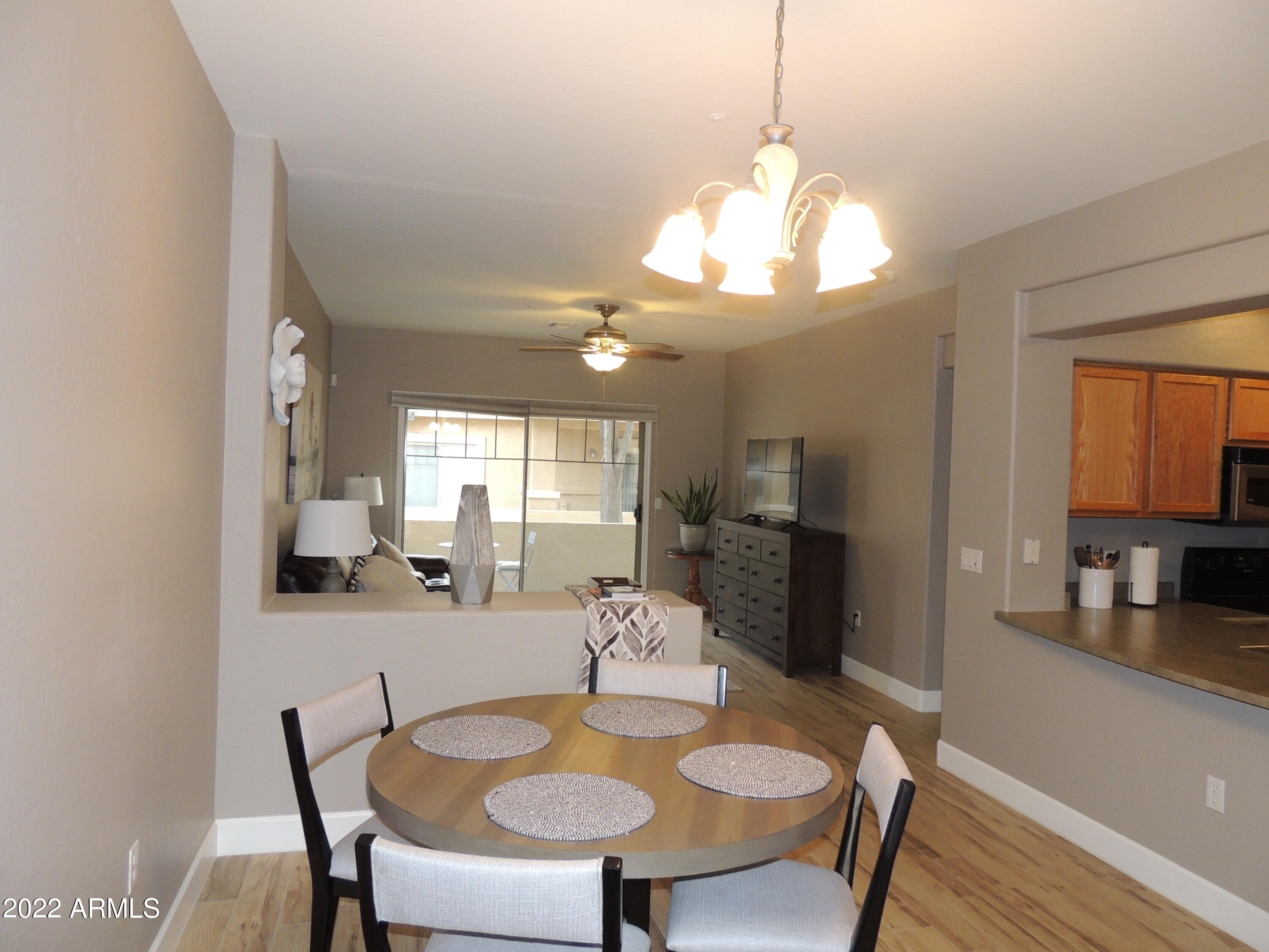 525 N MILLER Road 129