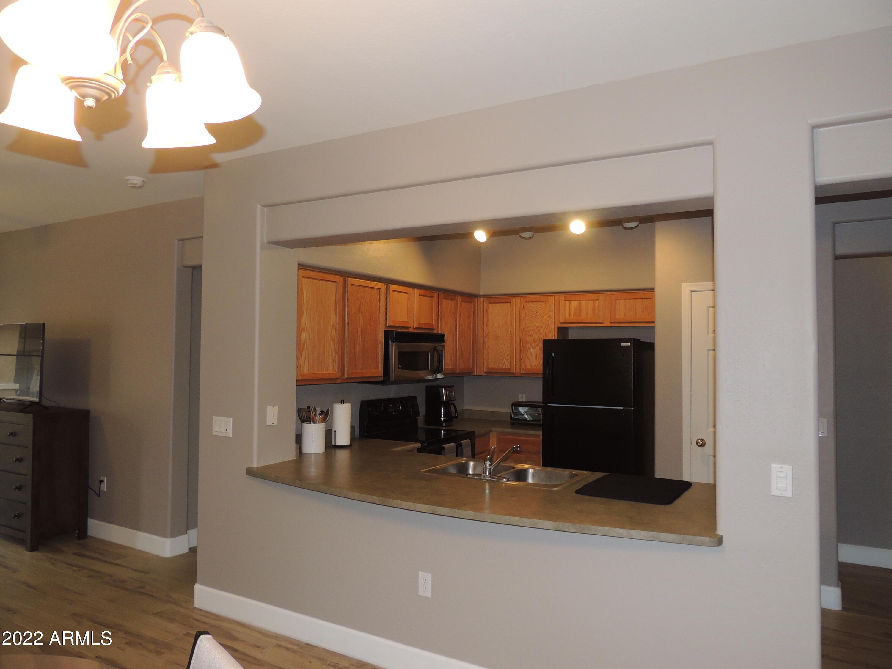 525 N MILLER Road 129