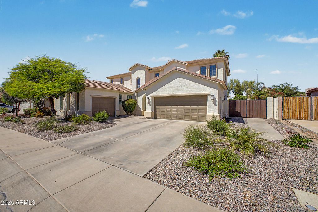 Photo of 1718 E Iris Drive, Chandler, AZ 85286 (MLS # 7015368)