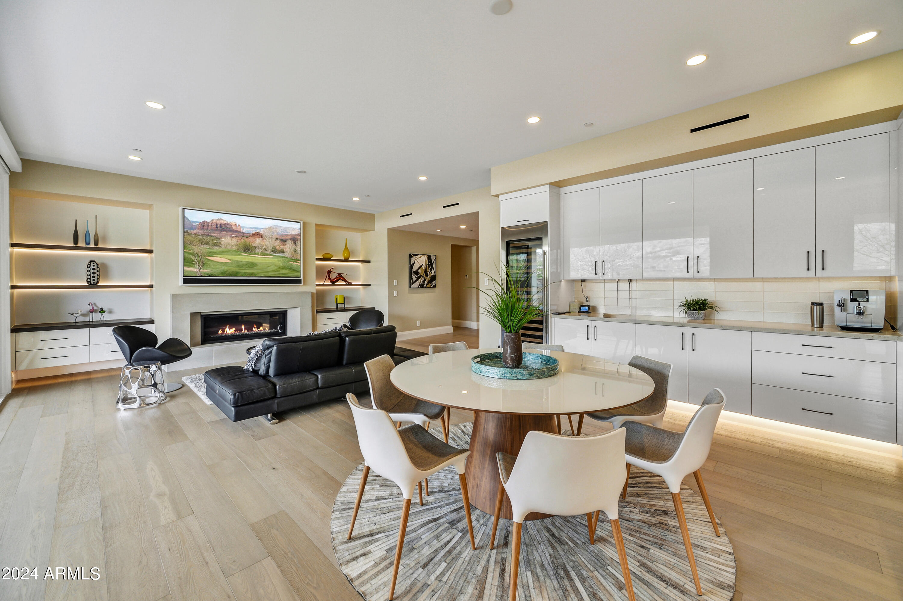 VILLAS AT MOUNTAIN SHADOWS 2 CONDOMINIUMS 2 AMD - Residential