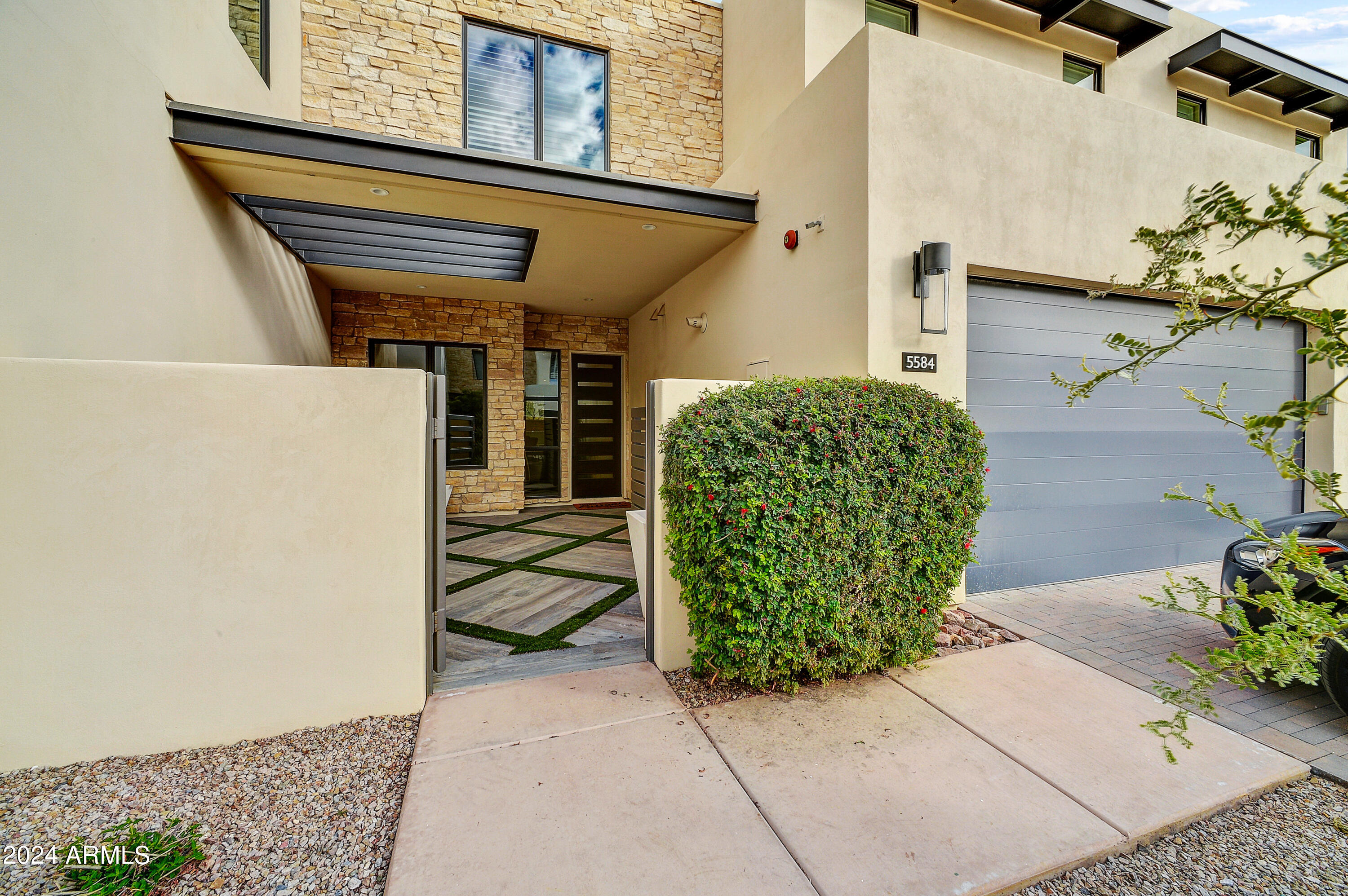 VILLAS AT MOUNTAIN SHADOWS 2 CONDOMINIUMS 2 AMD - Residential