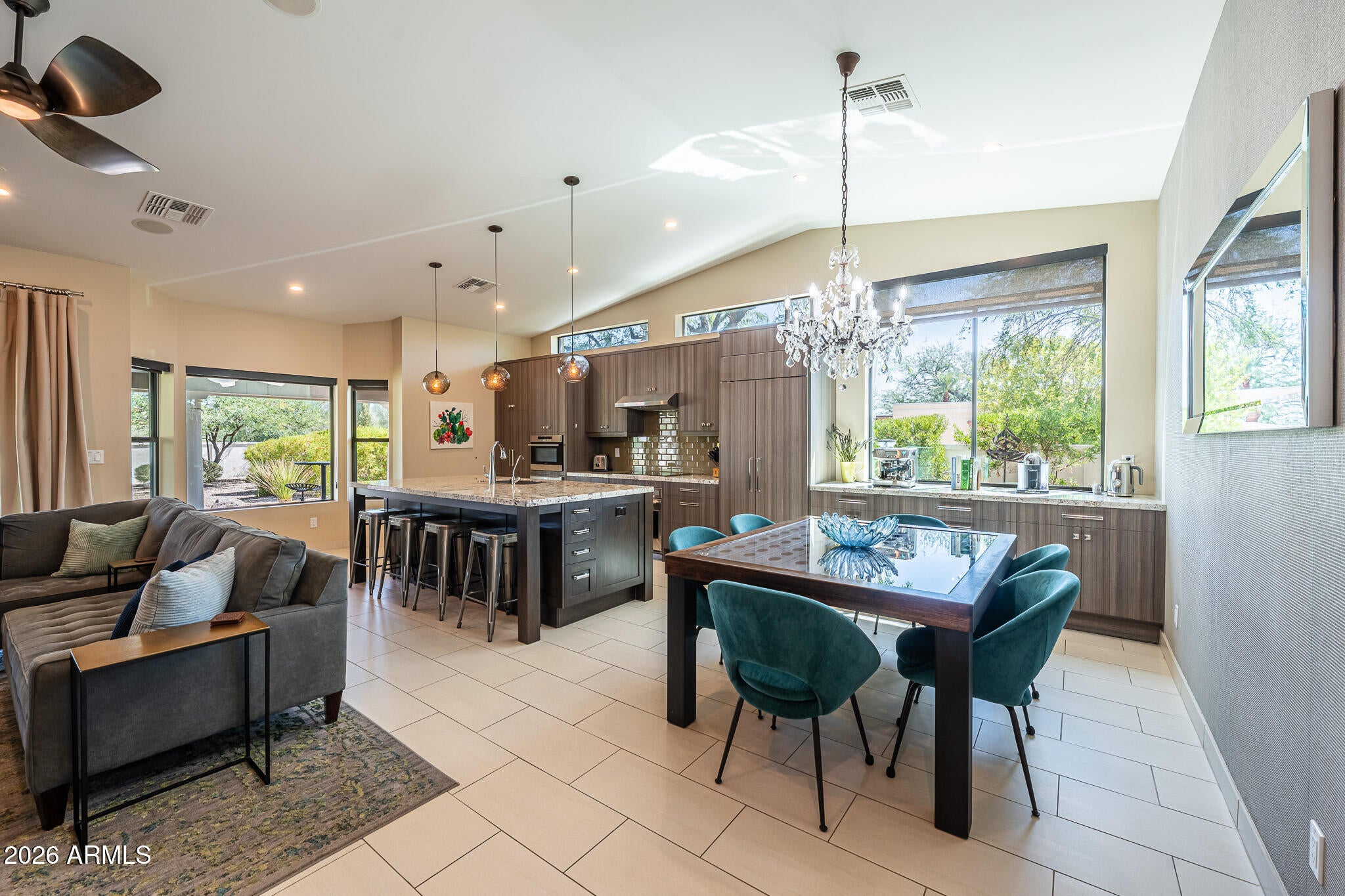4554 E ONYX Avenue