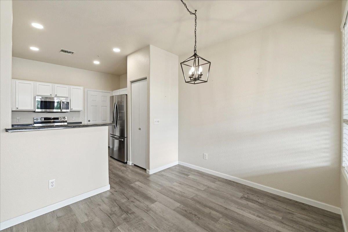 1633 E LAKESIDE Drive 63