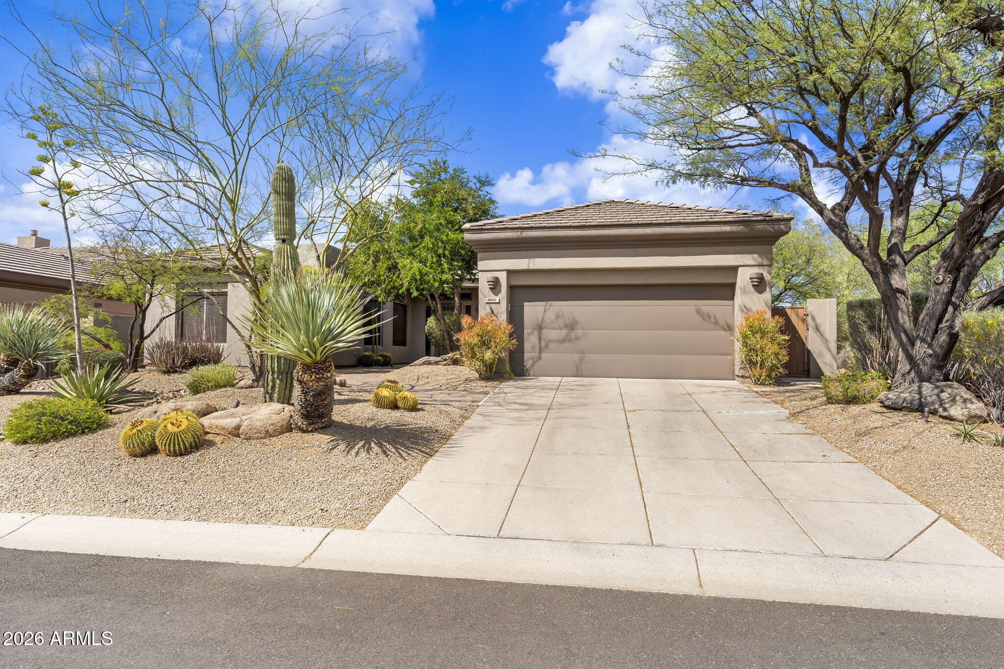 6632 E SLEEPY OWL Way