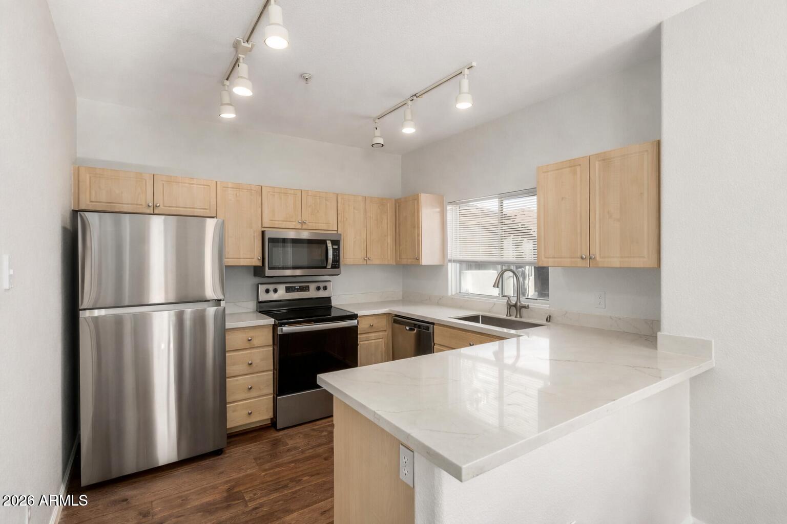 7401 W ARROWHEAD CLUBHOUSE Drive 2079