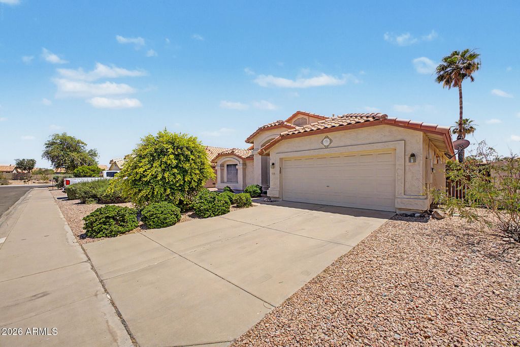 Photo of 9729 W Burnett Road, Peoria, AZ 85382 (MLS # 7025790)