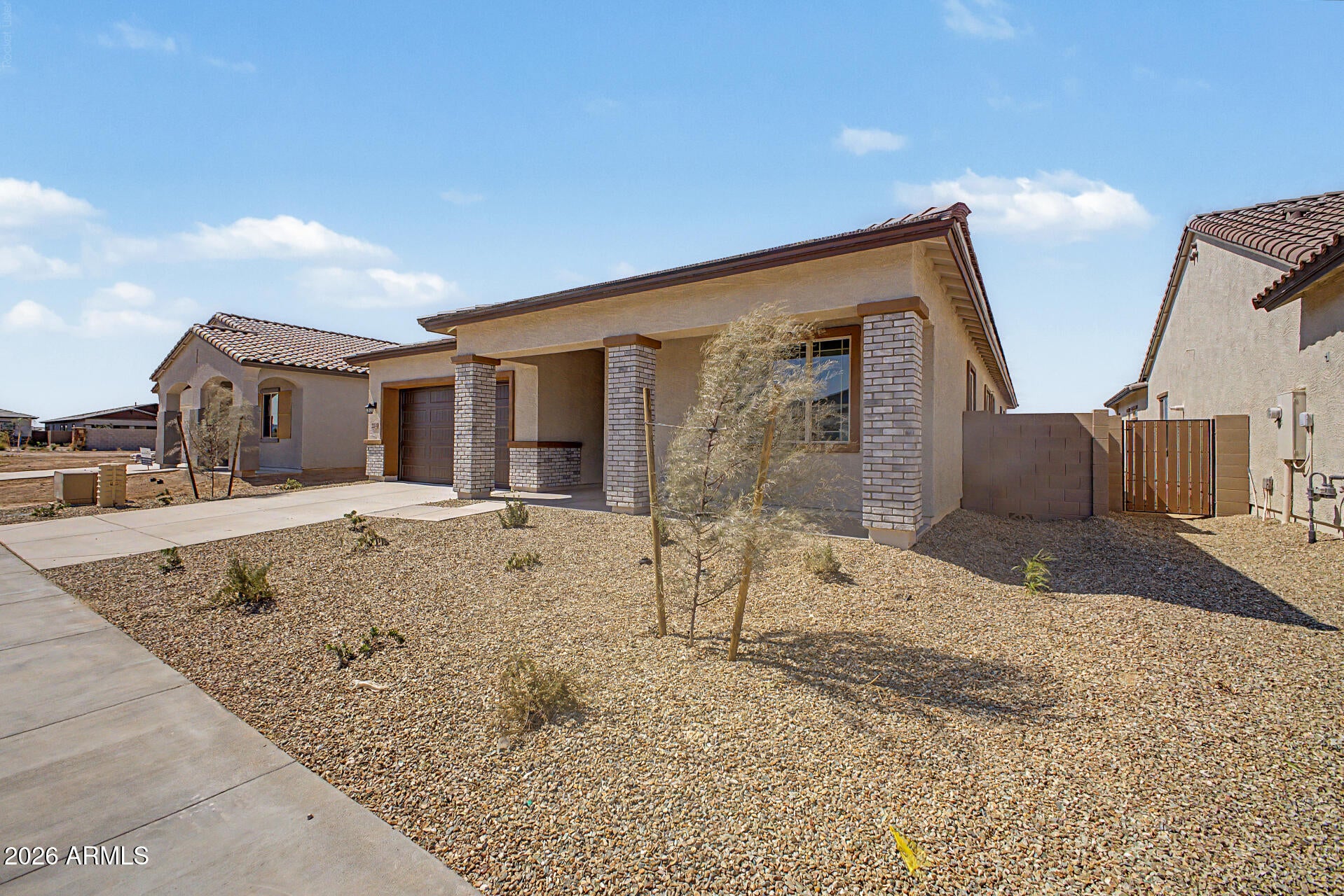 22204 W BLACKHAWK Drive