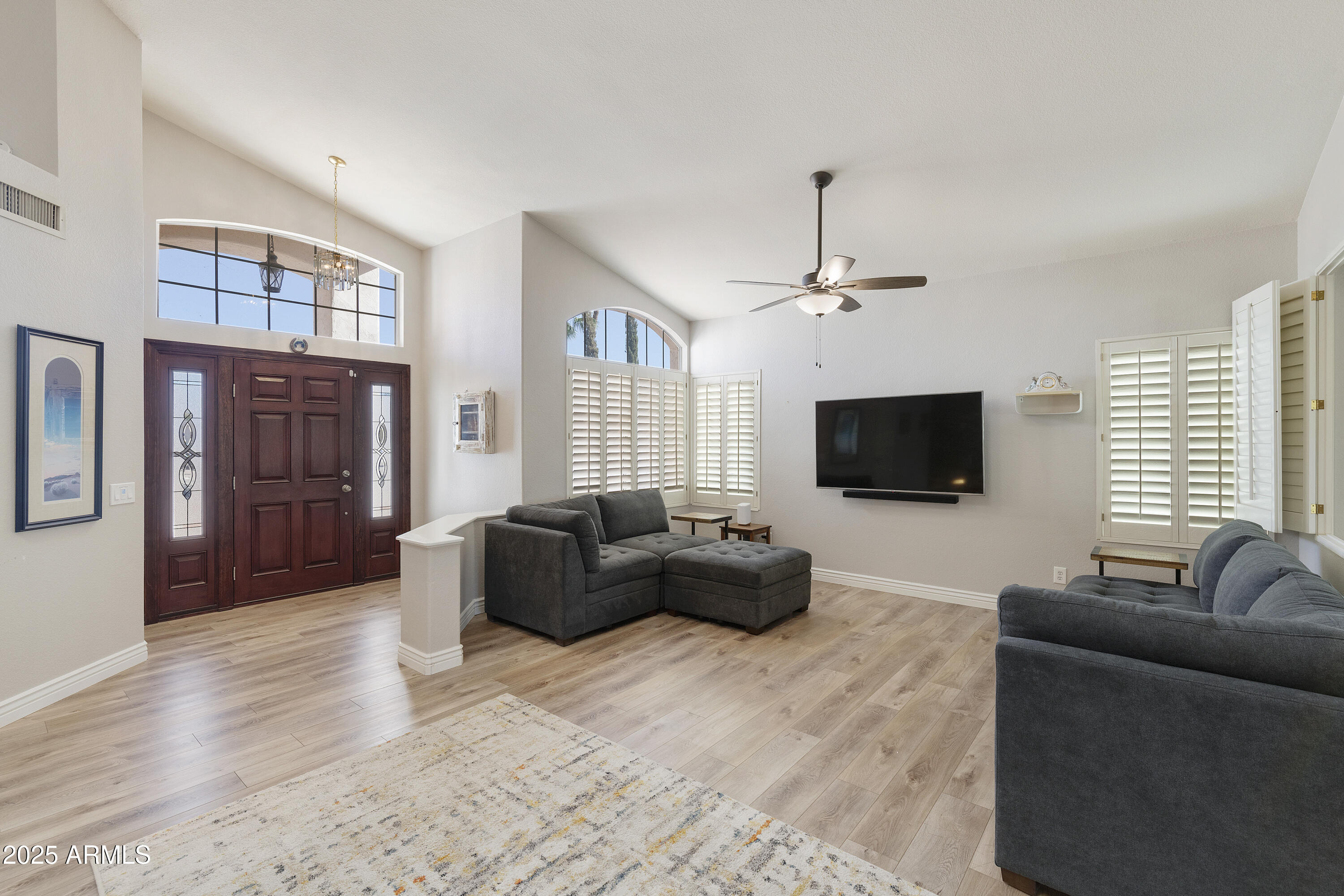 10409 E SILVERTREE Drive