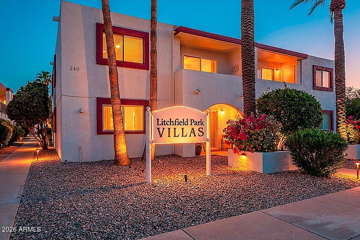 240 S OLD LITCHFIELD Road 202