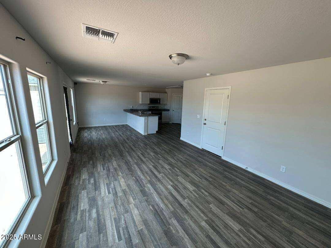 254 W DEWEY Avenue