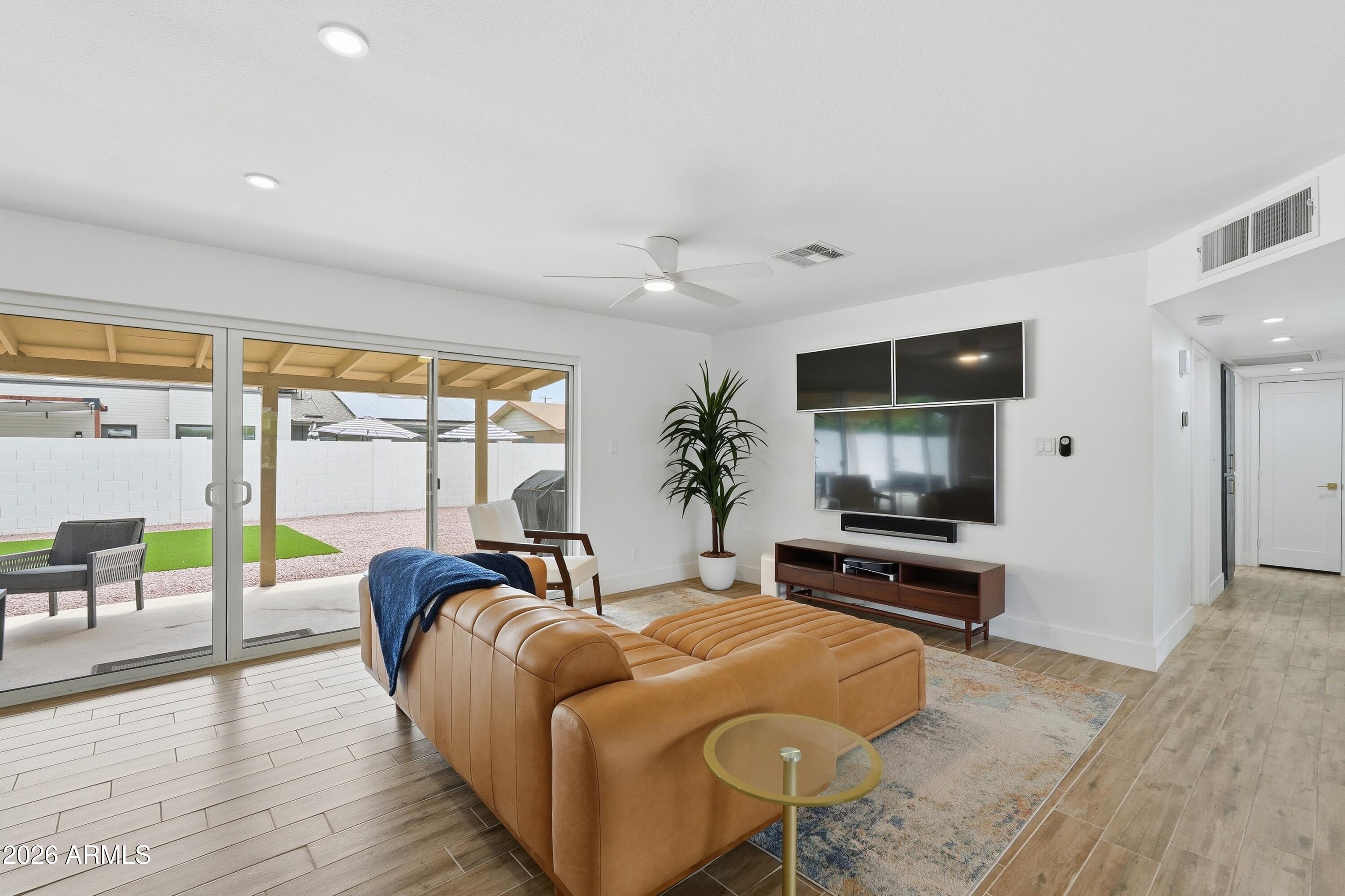 8607 E JACKRABBIT Road