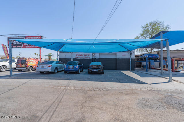 2735 W Van Buren Street