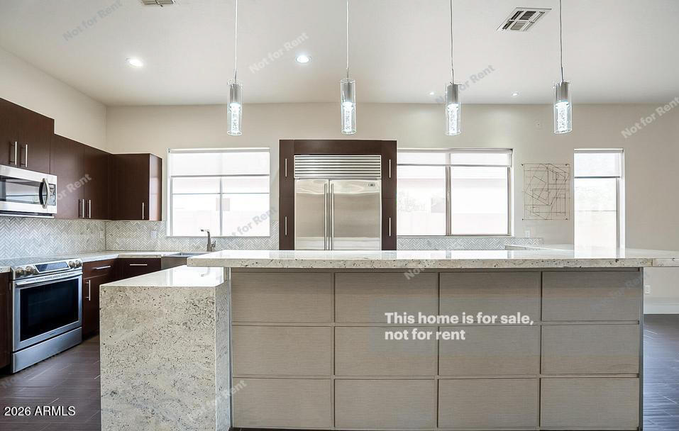 2331 E BELLERIVE Place