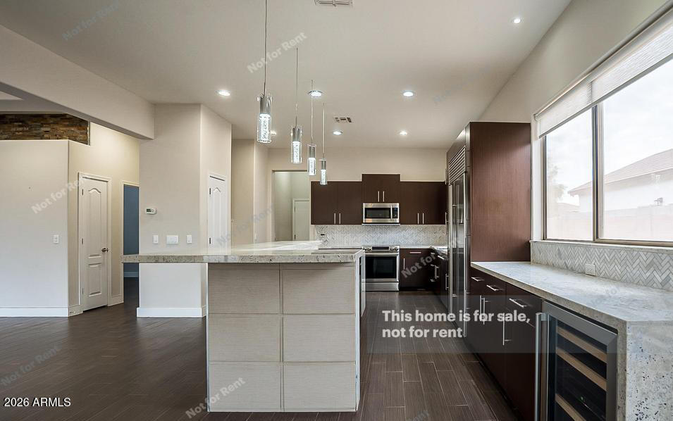 2331 E BELLERIVE Place