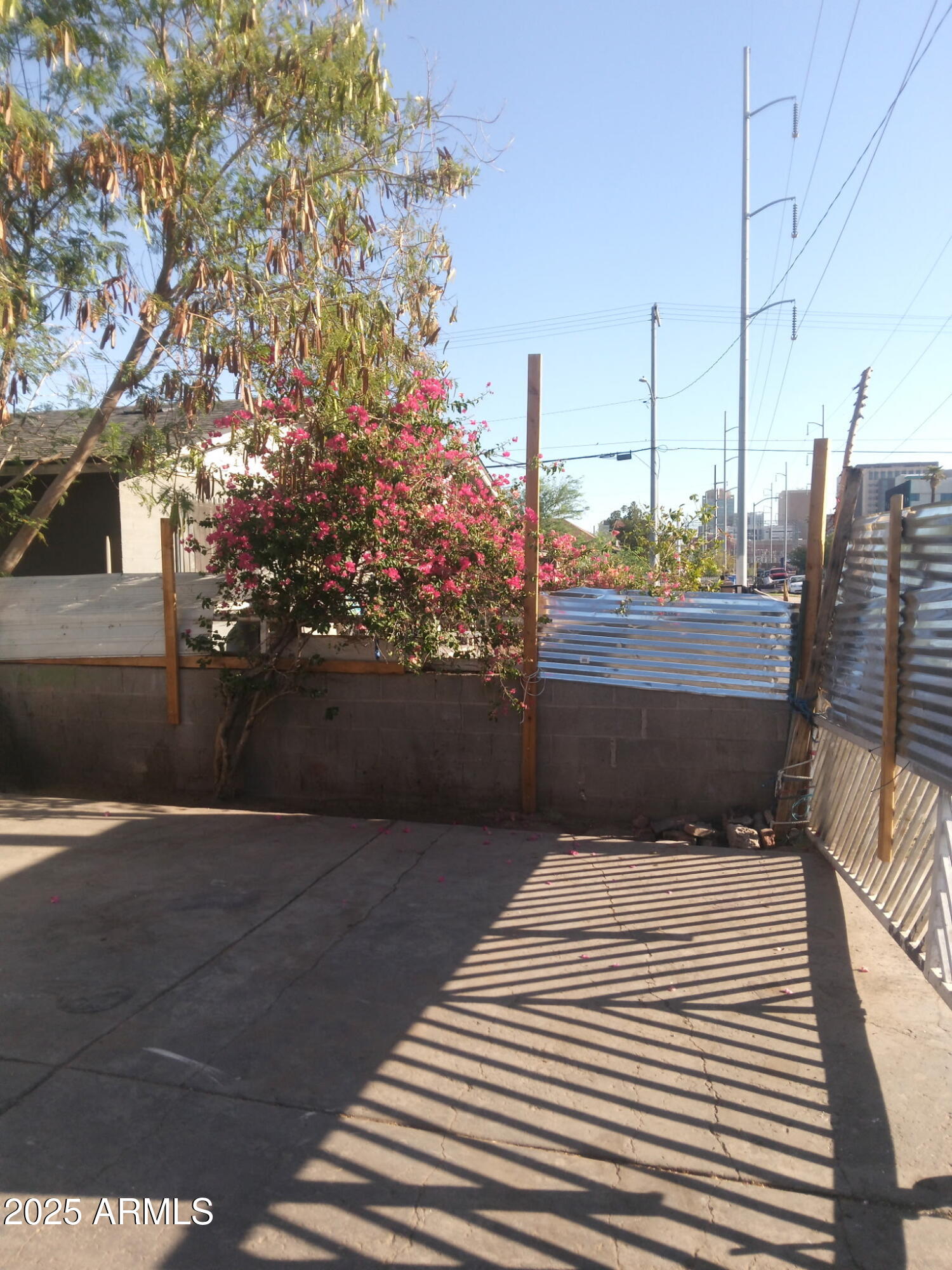 Properties 4 1006 S 3RD Avenue