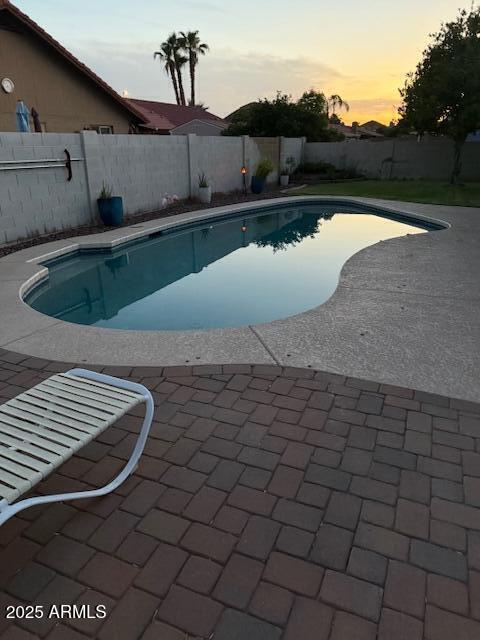 521 E ENCINAS Avenue