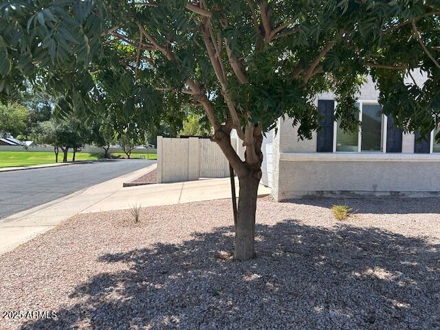 521 E ENCINAS Avenue