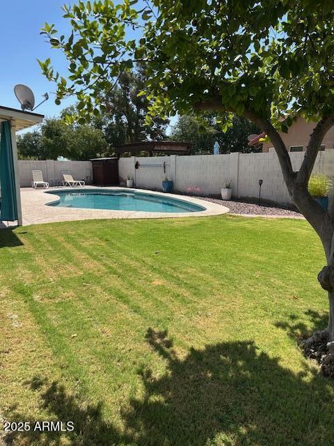 521 E ENCINAS Avenue