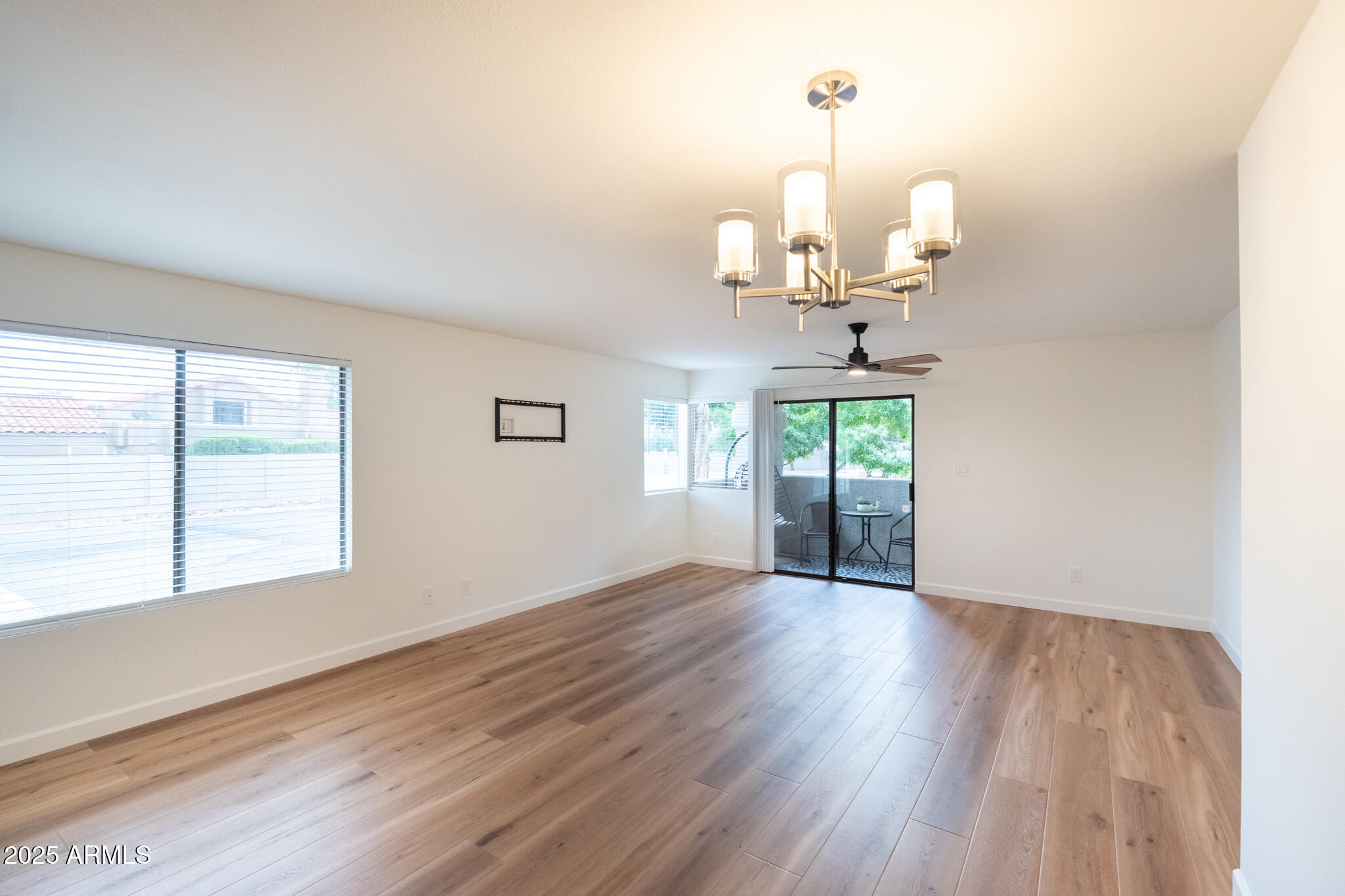 10115 E MOUNTAIN VIEW Road 1089