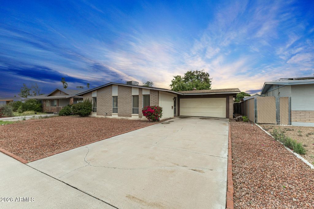 Photo of 1848 E Edgewood Avenue, Mesa, AZ 85204 (MLS # 6998600)