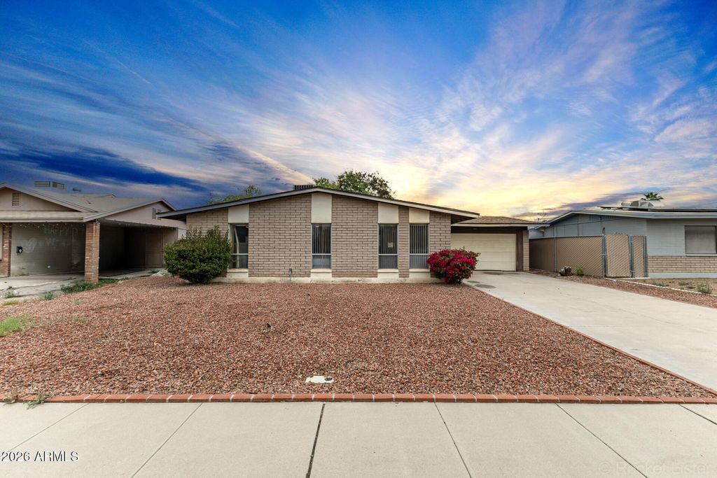 Photo of 1848 E Edgewood Avenue, Mesa, AZ 85204 (MLS # 6998600)