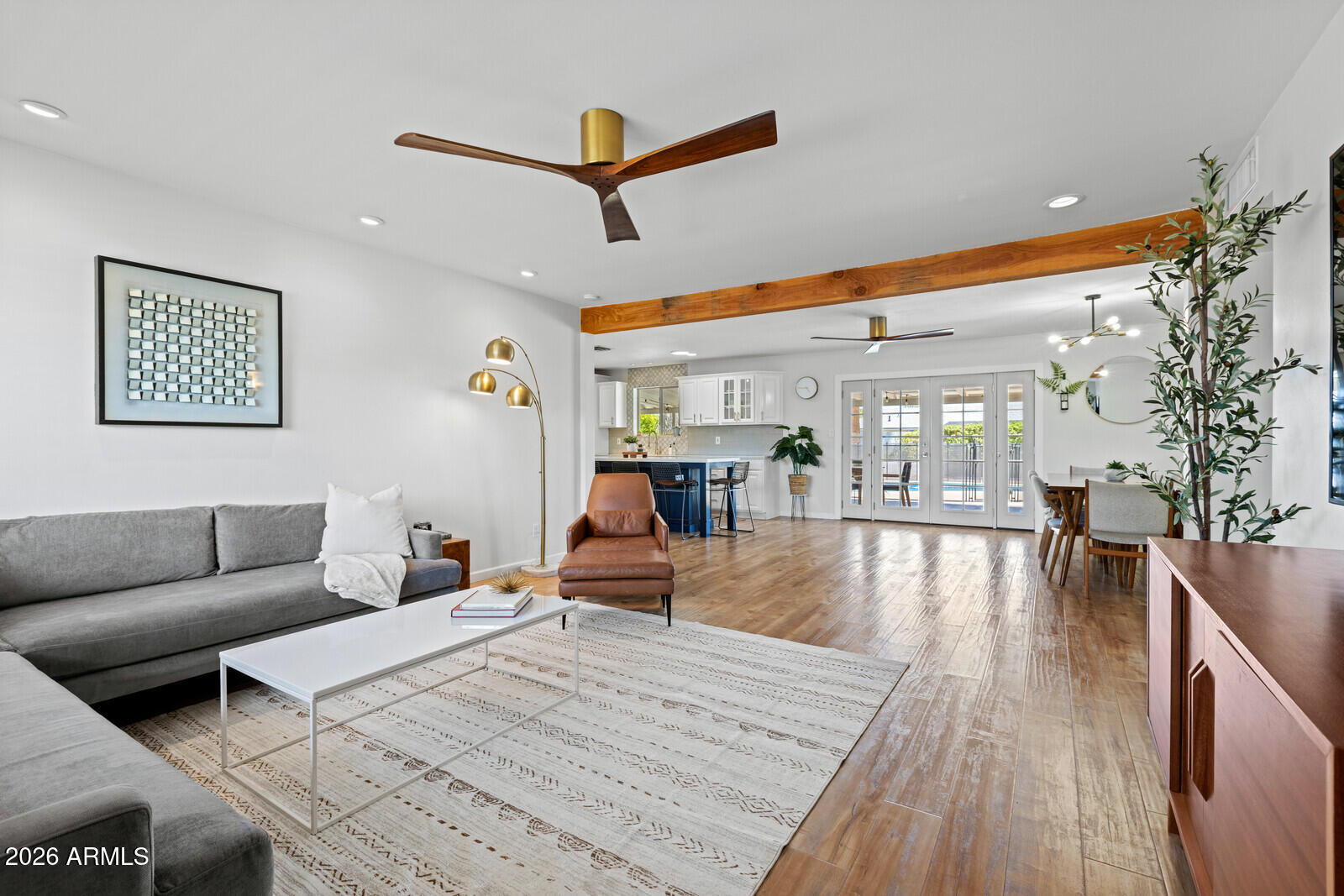 2810 E CHOLLA Street