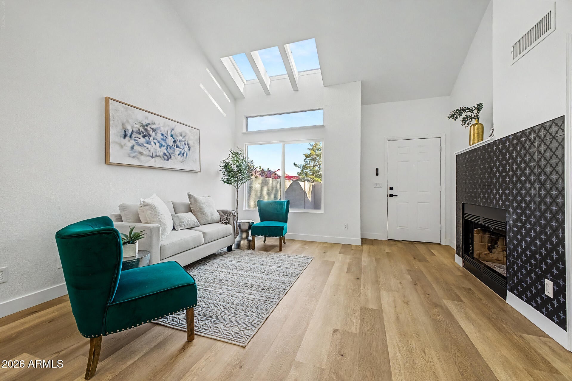 3302 E AIRE LIBRE Avenue 102