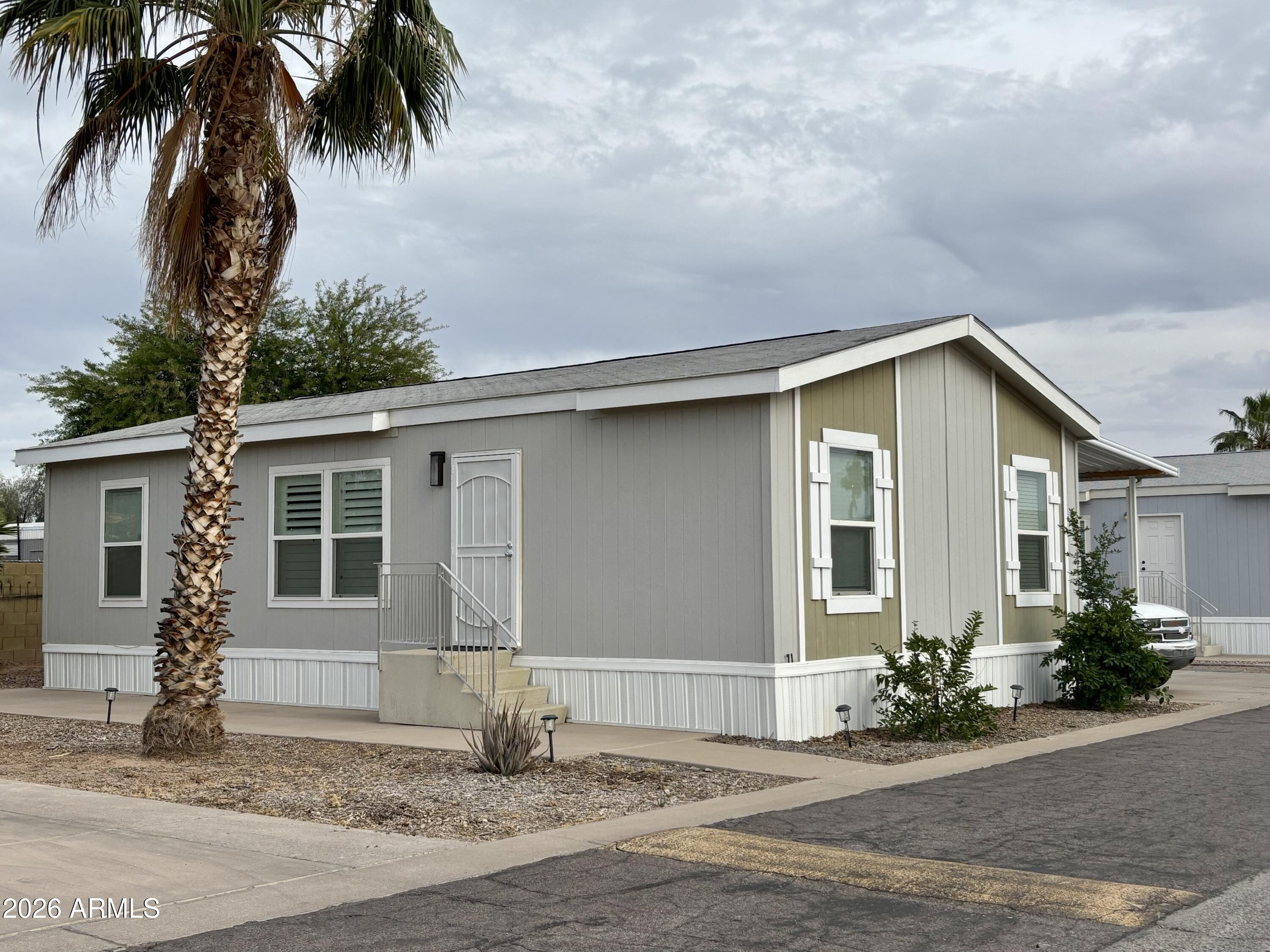 7302 W Peoria Avenue 71