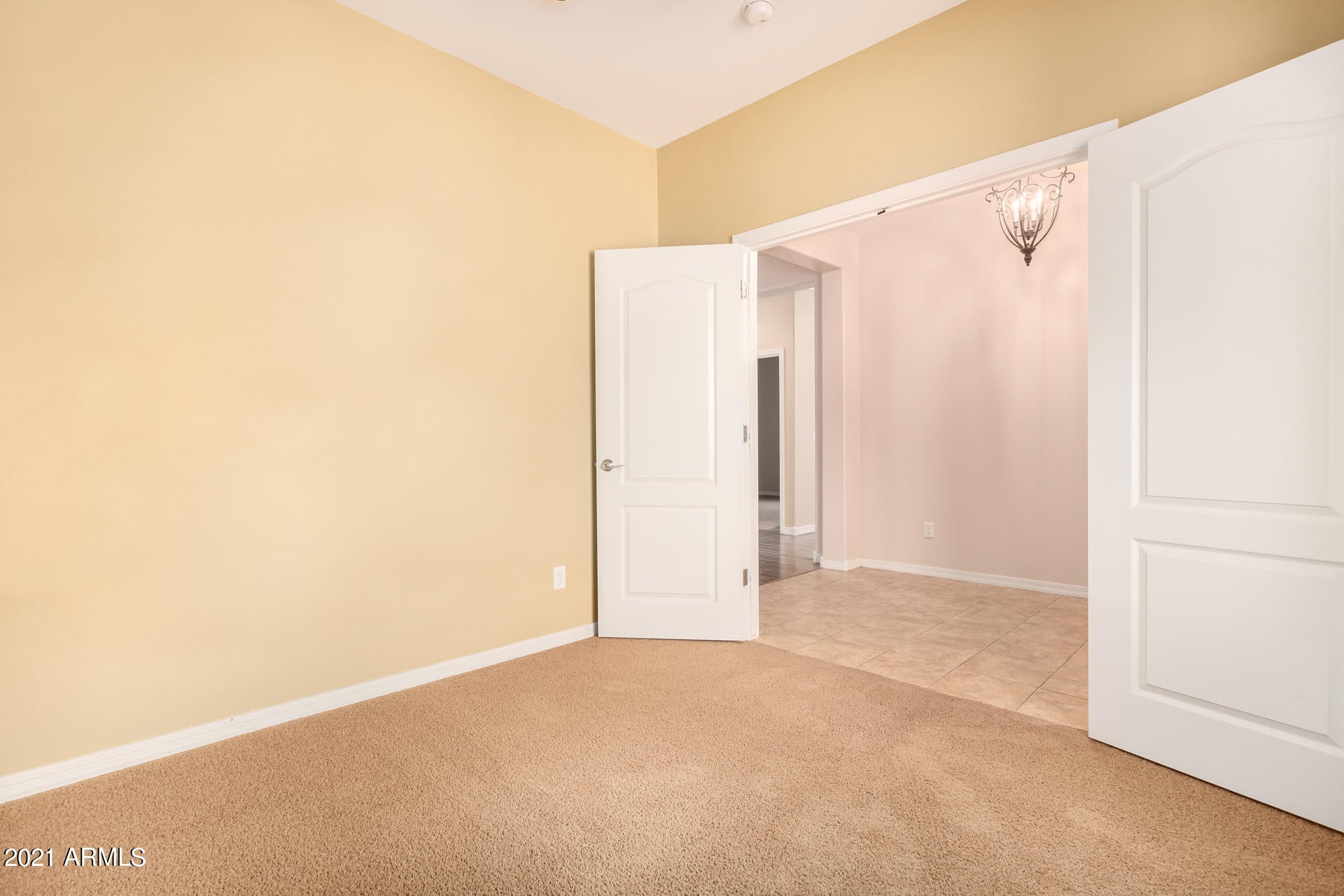 1008 W DEONI Trail