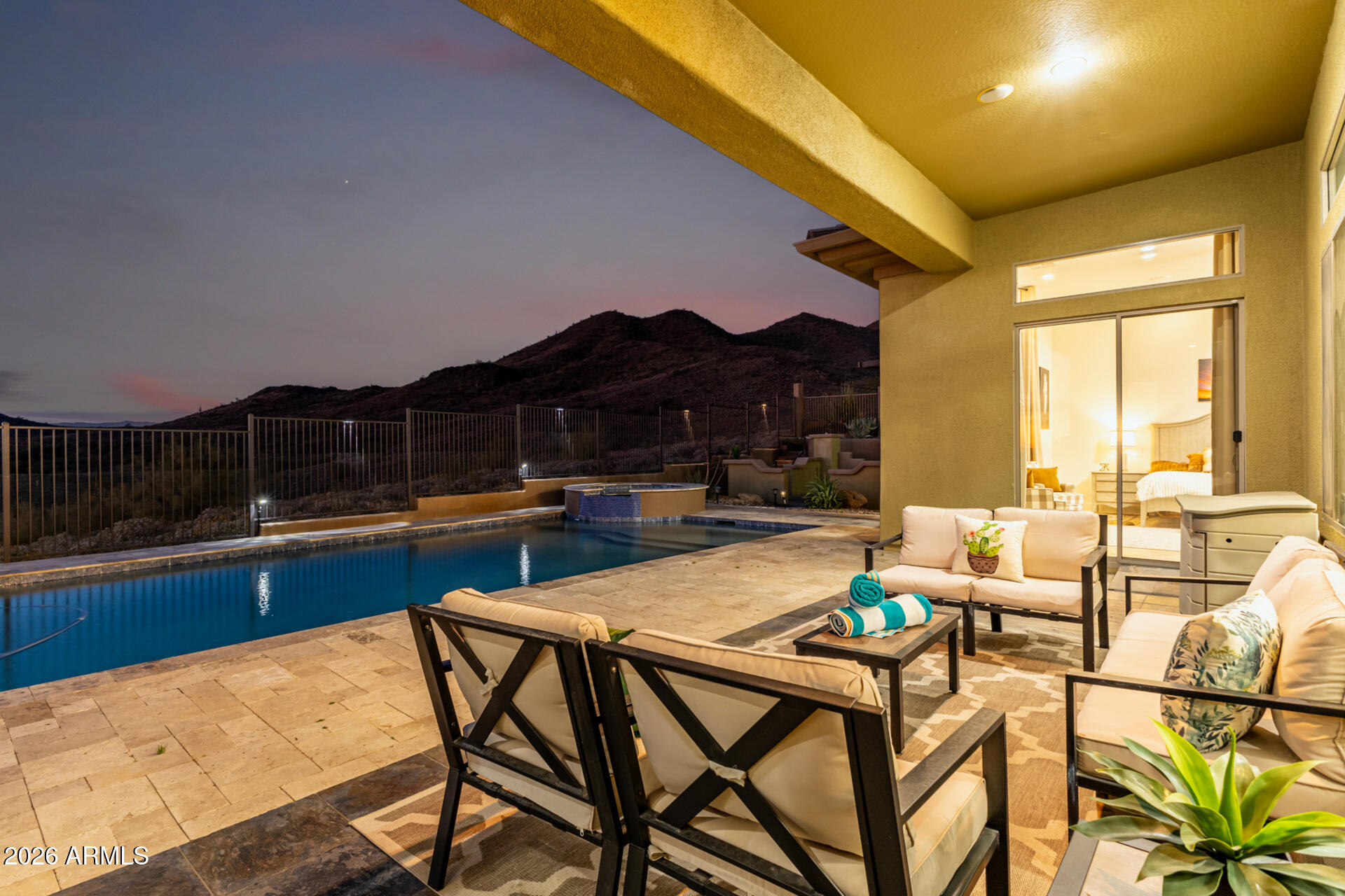 2604 W SHINNECOCK Way