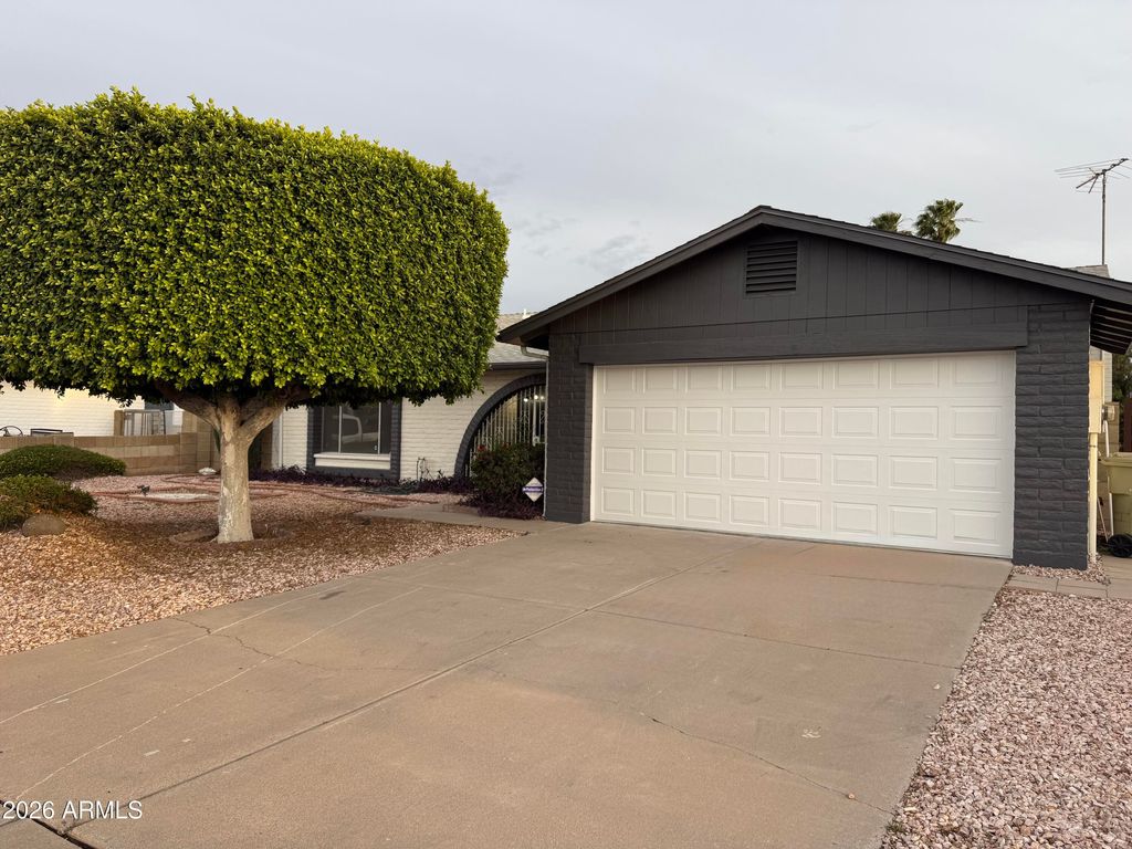 Photo of 5817 W Tierra Buena Lane, Glendale, AZ 85306 (MLS # 7013078)