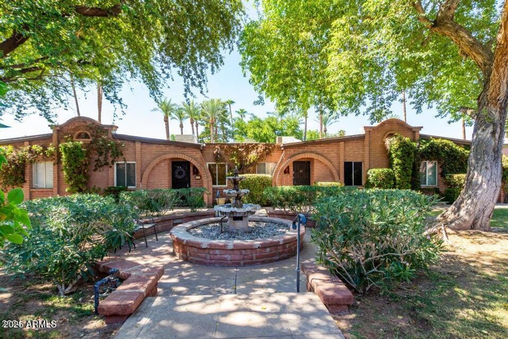 Photo of 3012 N 32nd Street #36, Phoenix, AZ 85018 (MLS # 6998865)