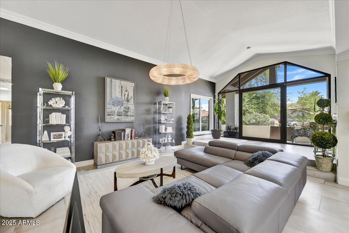 10157 E SAN SALVADOR Drive