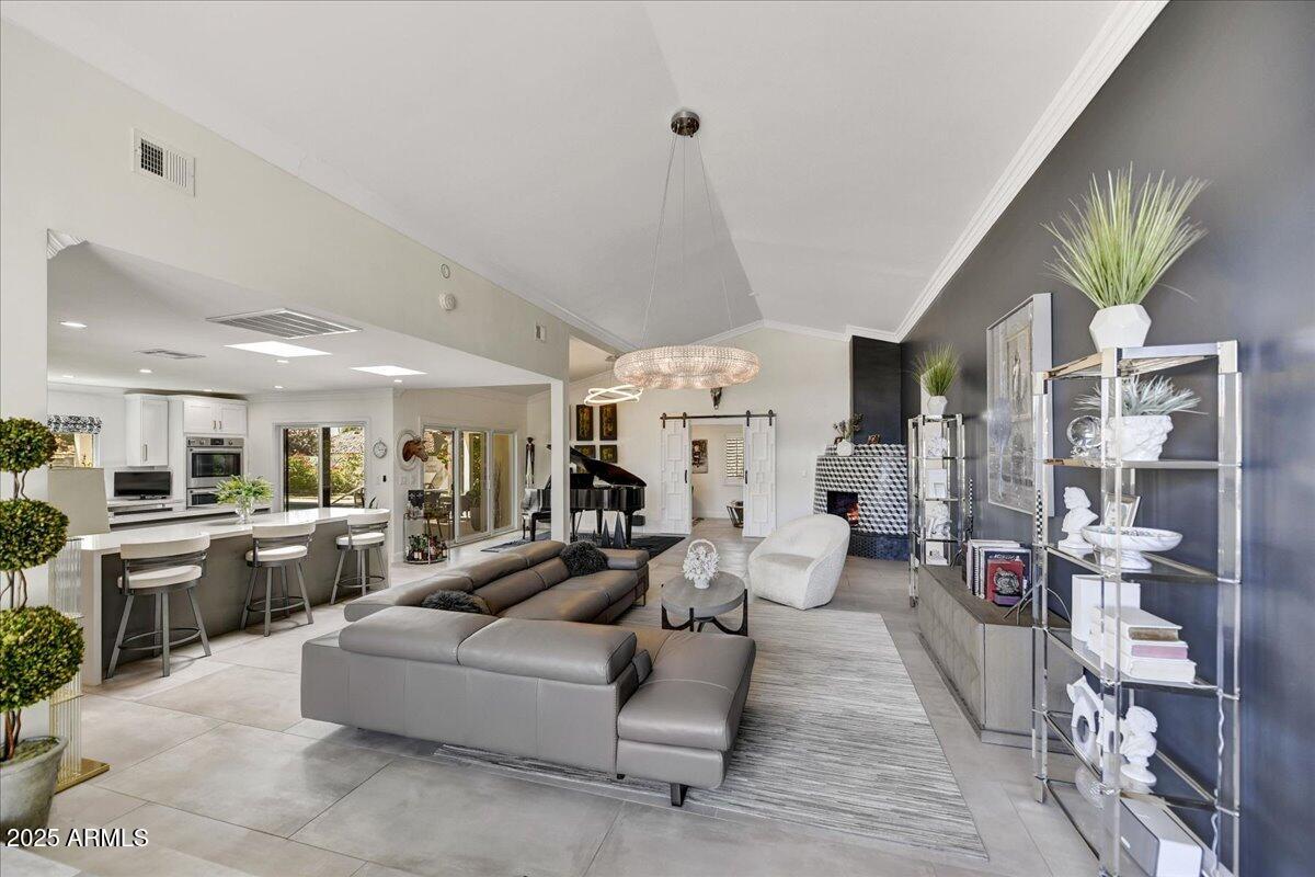 10157 E SAN SALVADOR Drive