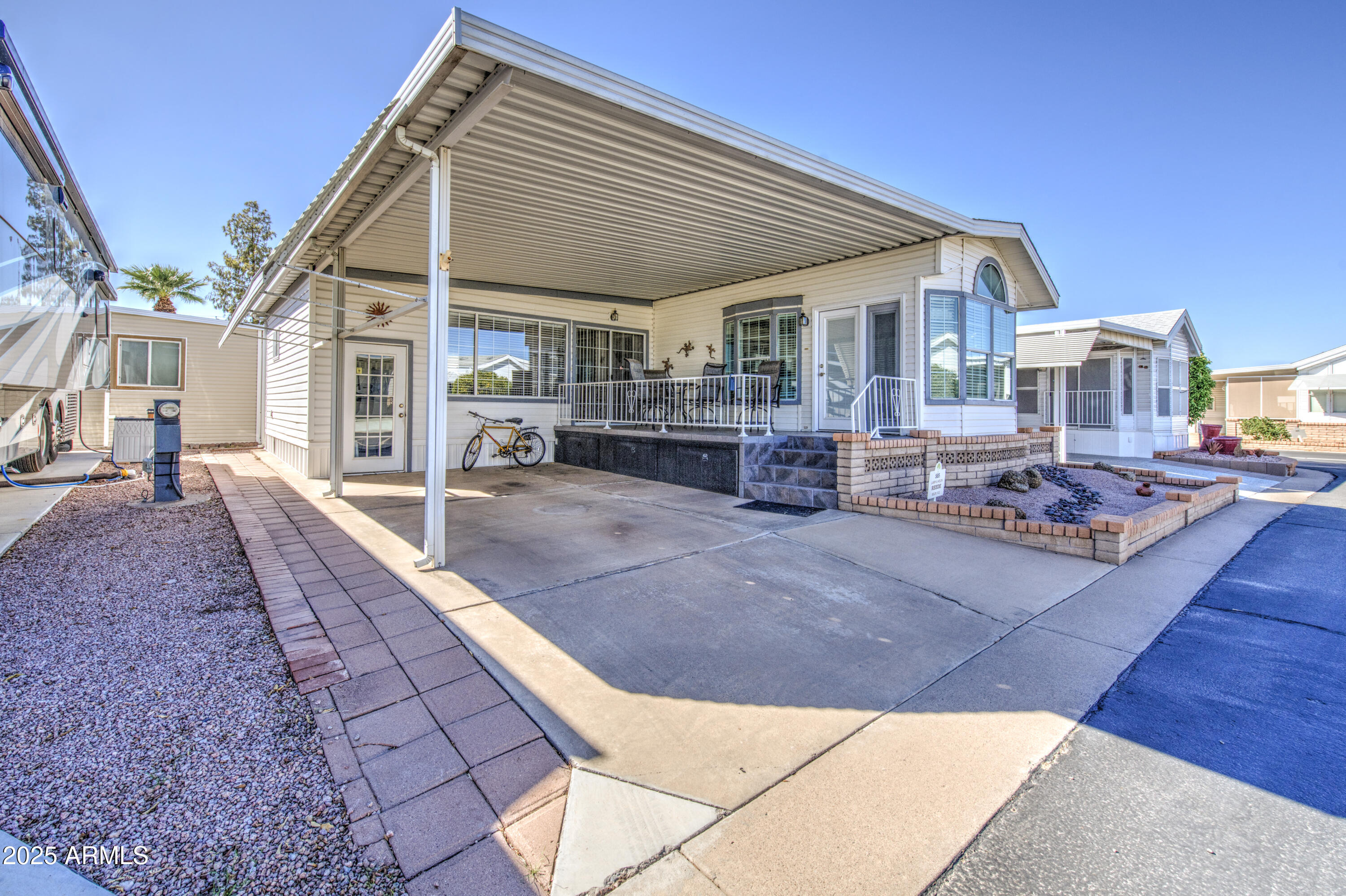 111 S GREENFIELD Road 585