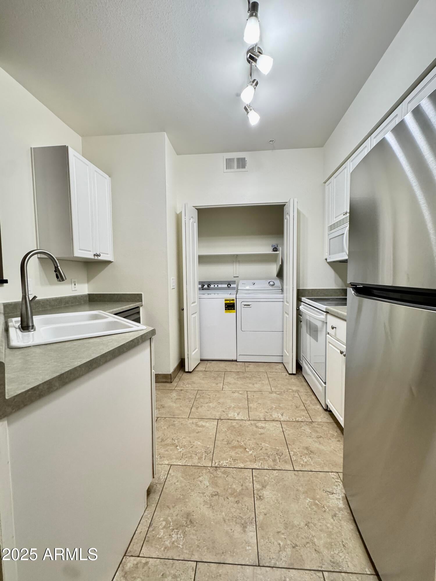 1701 E Colter Street Unit 235