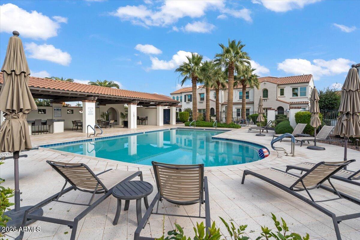 2477 W MARKET Place 11