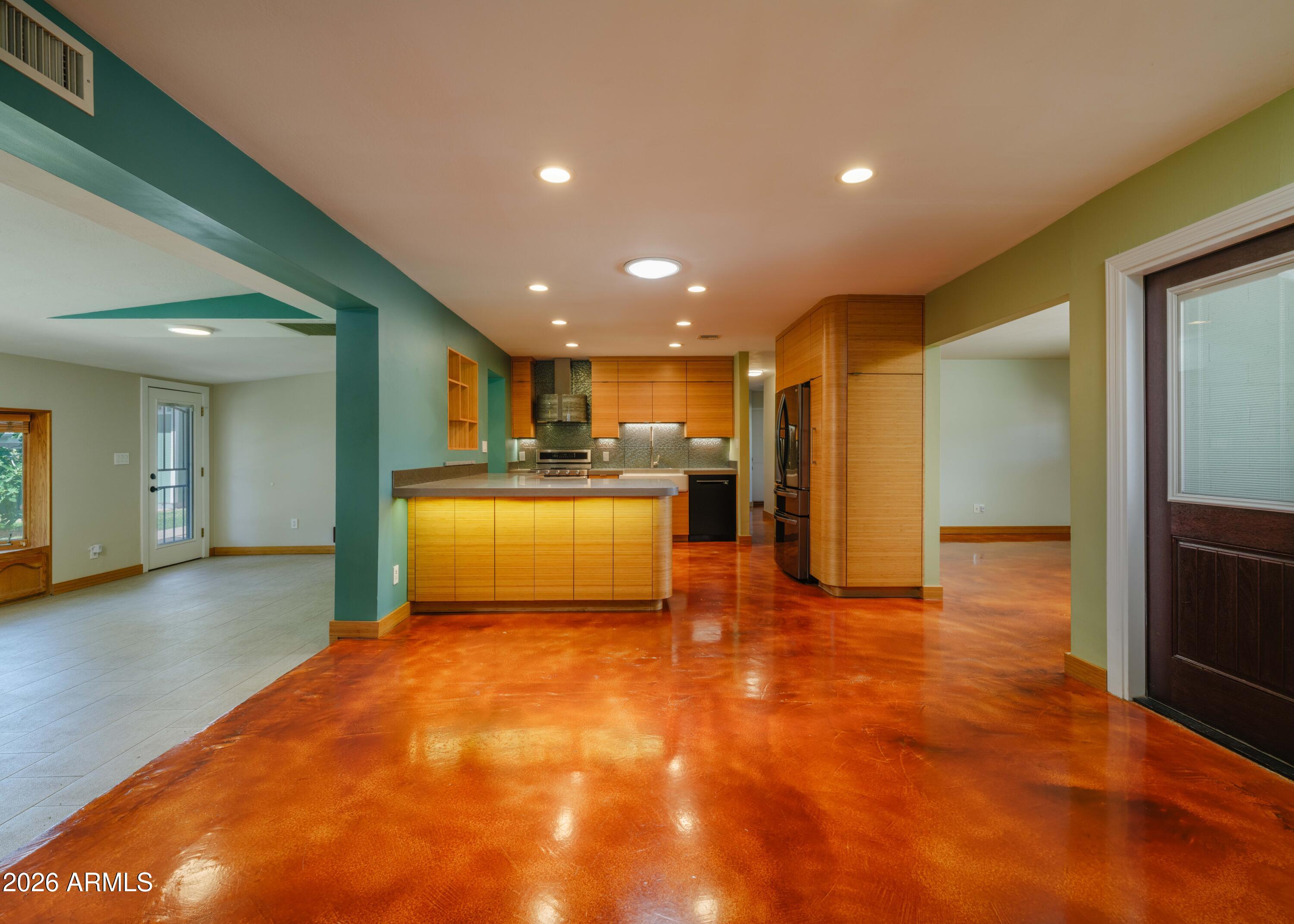 1013 E DIANA Avenue