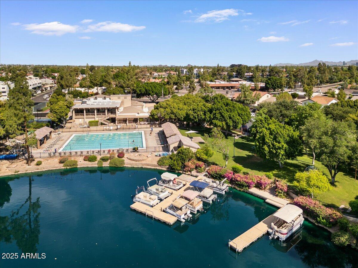 5200 S LAKESHORE Drive 120