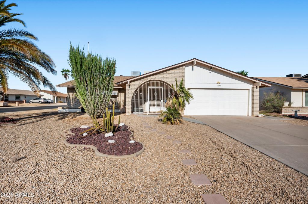 Photo of 8435 N 104th Drive, Peoria, AZ 85345 (MLS # 6923935)