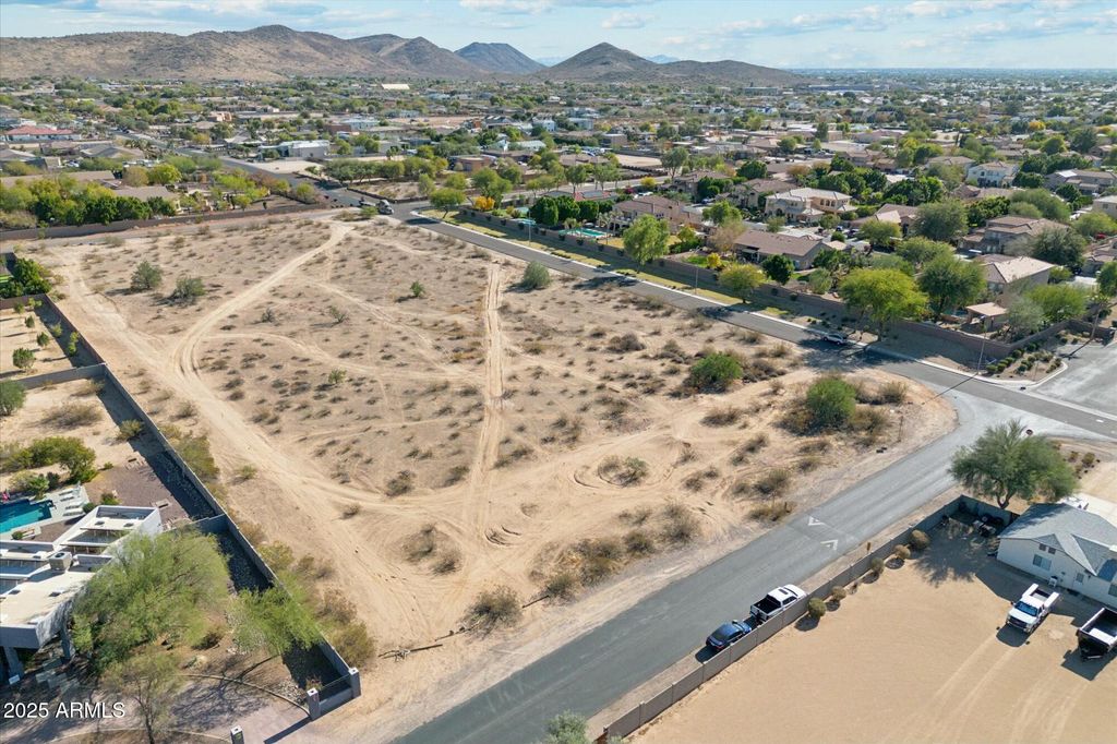 Photo of 24 N 72nd Avenue #-, Peoria, AZ 85383 (MLS # 6800225)